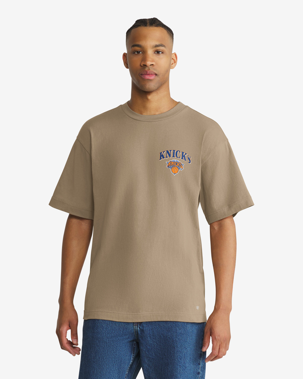 NEW YORK KNICKS BACKER '47 FOUNDATION TEE